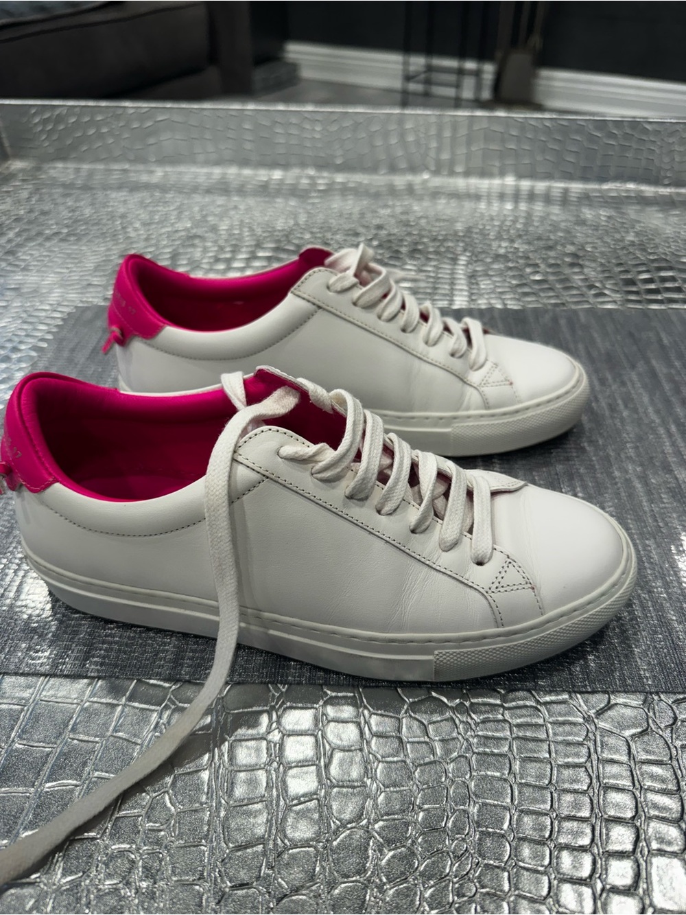 Givenchy Leather Low Top Sneakers white with pic size 6 
	•